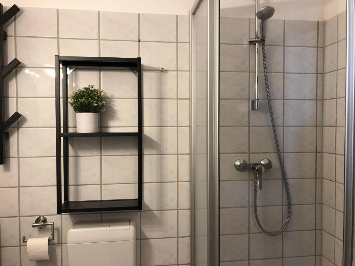 Ferienwohnung-Klaus-Stoertebeker-Mit-Sonnenterrasse-Garten-Zwischen-Strand-Wald-Und-Wiese Gustow  外观 照片